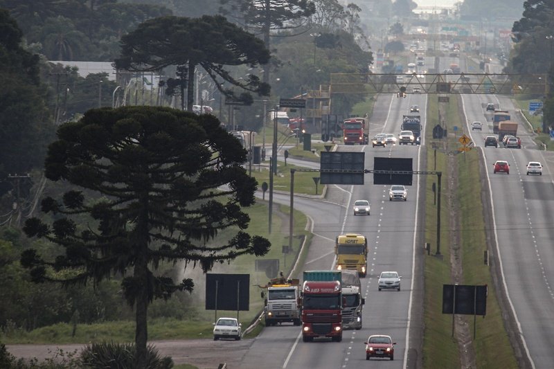 O sistema rodoviário paranaense tem 3,3 mil quilômetros de pistas federais e estaduais - Foto: divulgação/DNIT