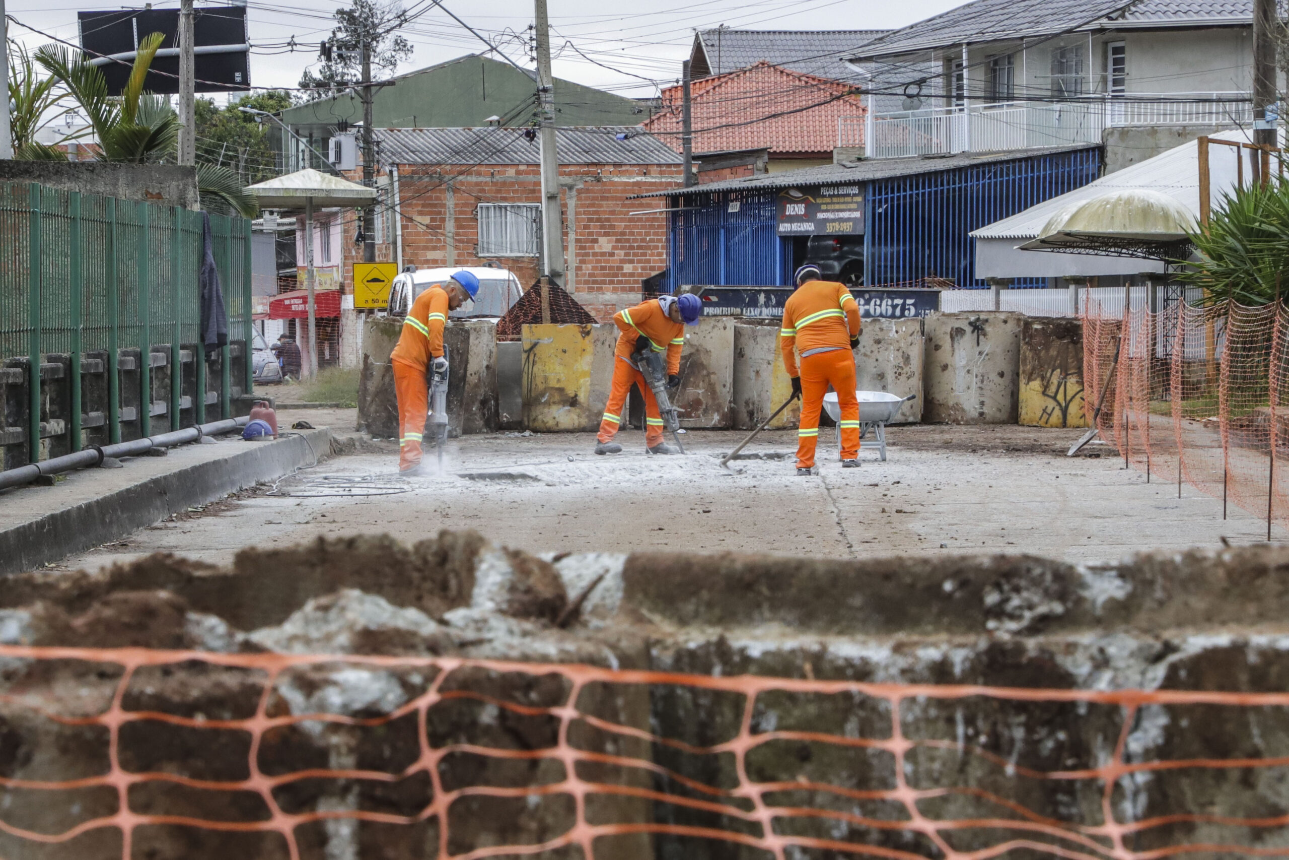 Viaduto do Alto Boqueirão O viaduto liga as ruas João Miqueletto e Eduardo Pinto da Rocha sobre a linha férrea, no Alto Boqueirão. Curitiba - Foto: Hully Paiva/SMCS