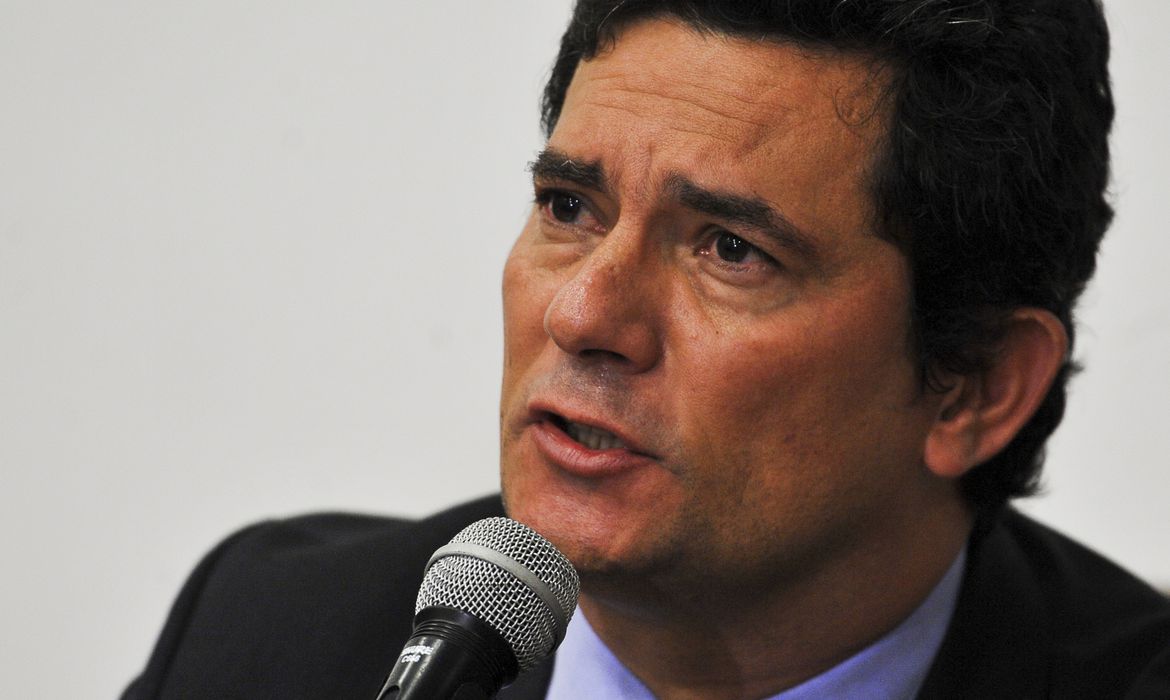 o_ministro_da_justica_e_seguranca_publica_sergio_moro_fala_a_imprensa_0424202564 O ministro da Justiça e Segurança Pública, Sergio Moro, fala à imprensa