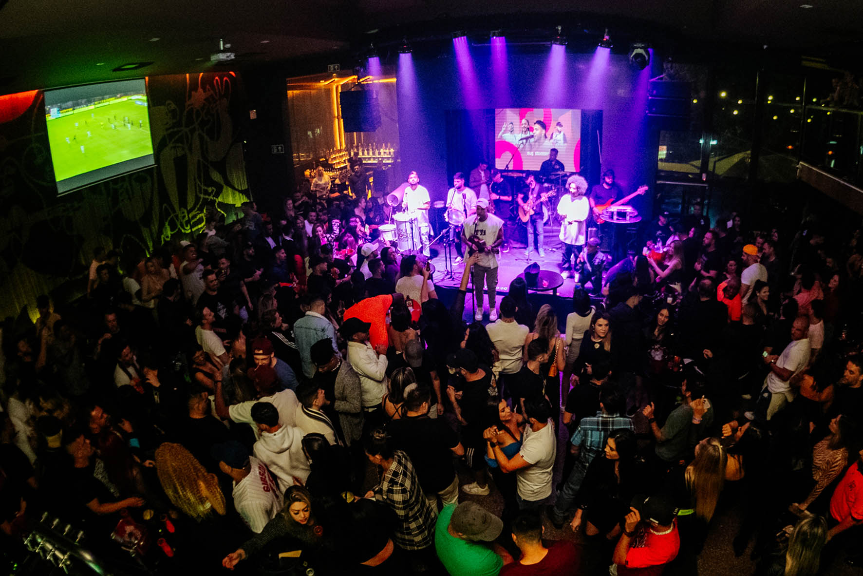 Musica ao vivo no Santa Marta Bar – Aline Feliz Musica ao vivo no Santa Marta Bar - Aline Feliz