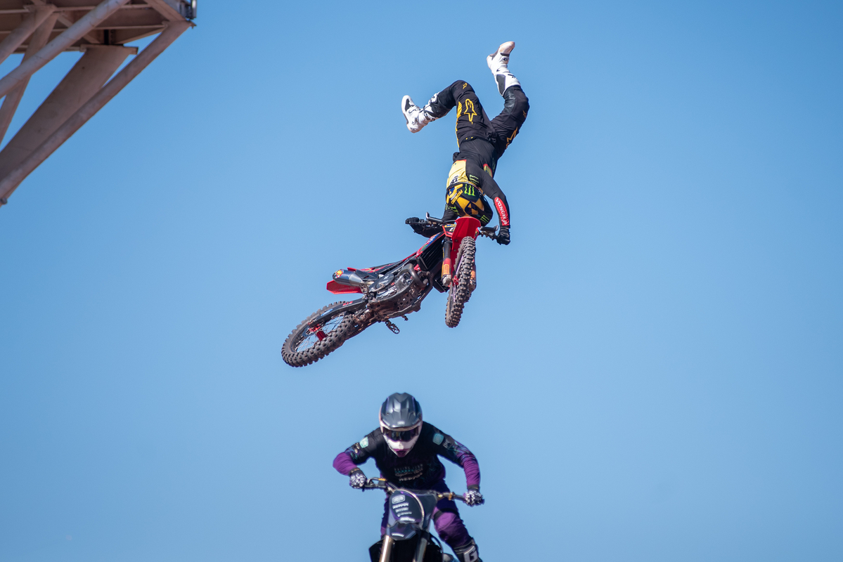 88394a8d-f04d-49e7-b1b3-d92c4b41203e