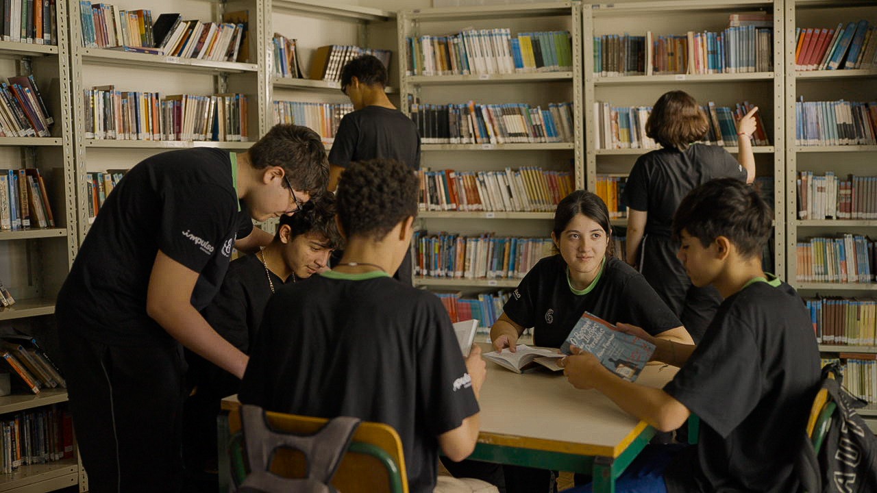 Fato ou Fake: Parceria público-privada do programa Parceiro da Escola