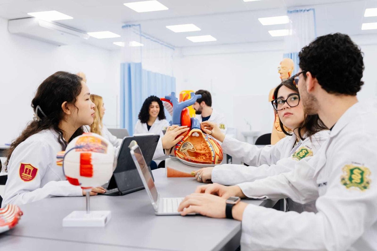 e39e2164-fdd9-4fc1-bb57-65d25b9a35fe