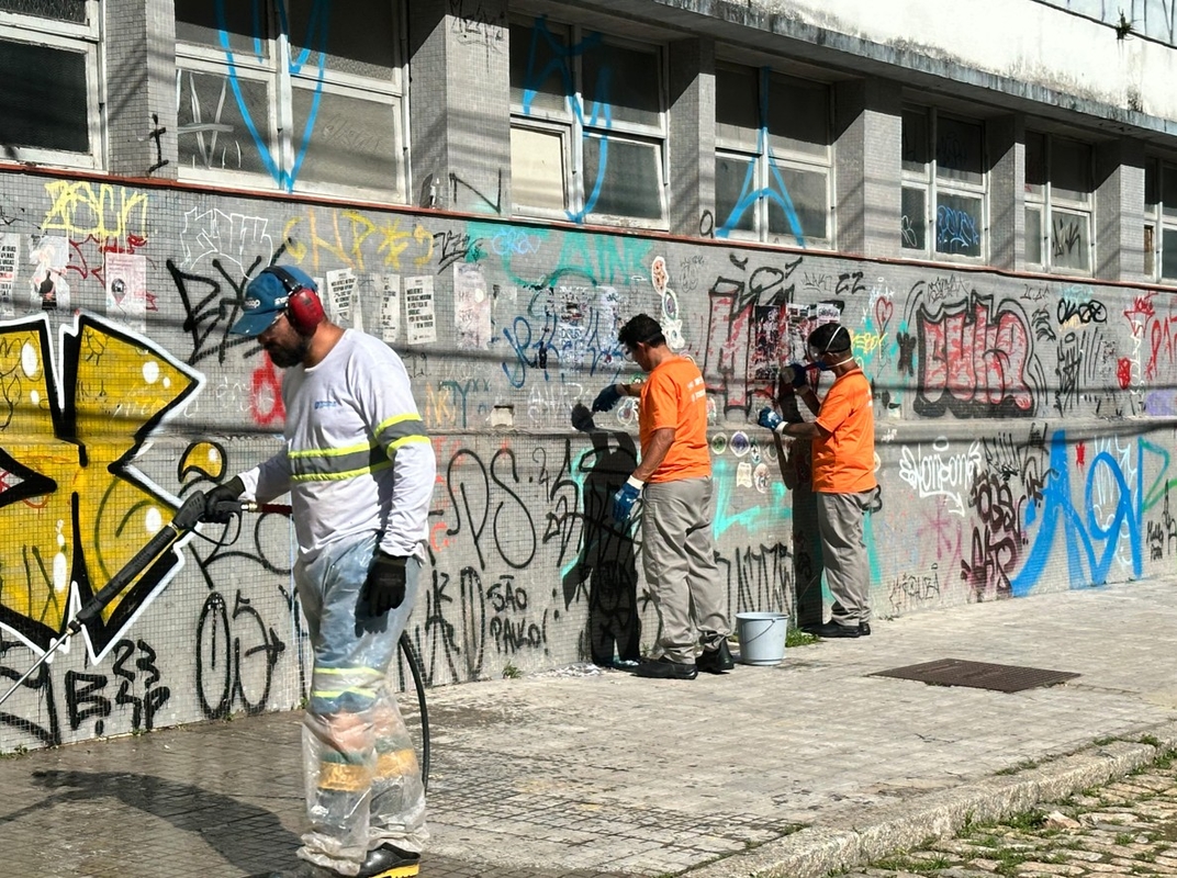 81fa7afe-ad13-4381-8872-9c9174d0bcde