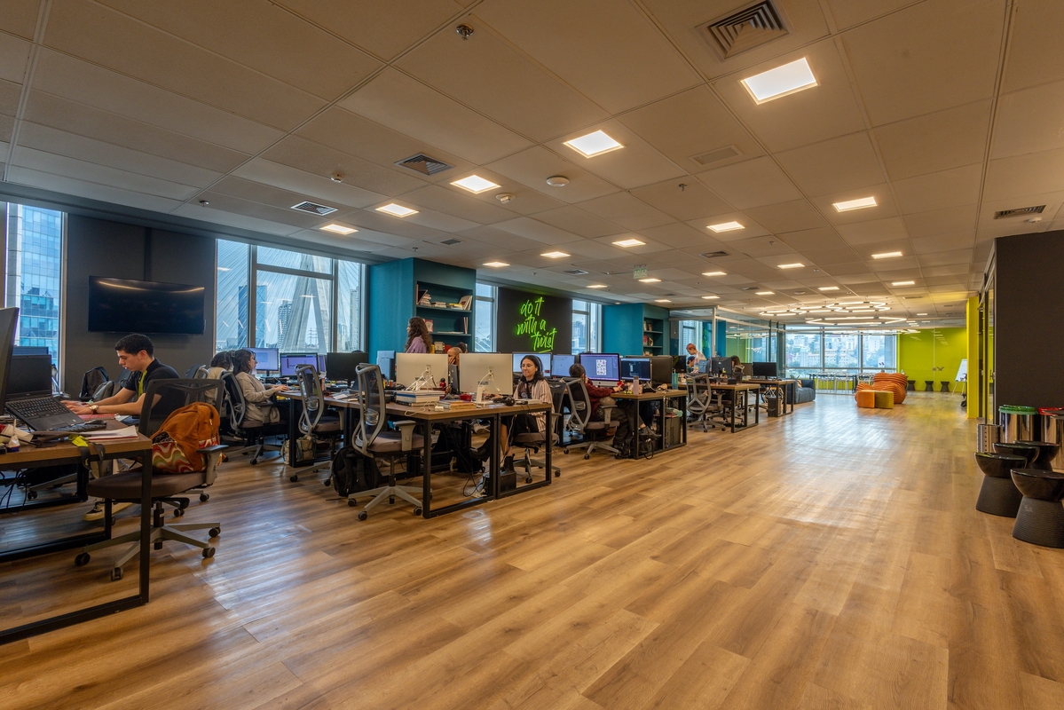 d925f2d4-2cce-43aa-829a-985ba706c91c