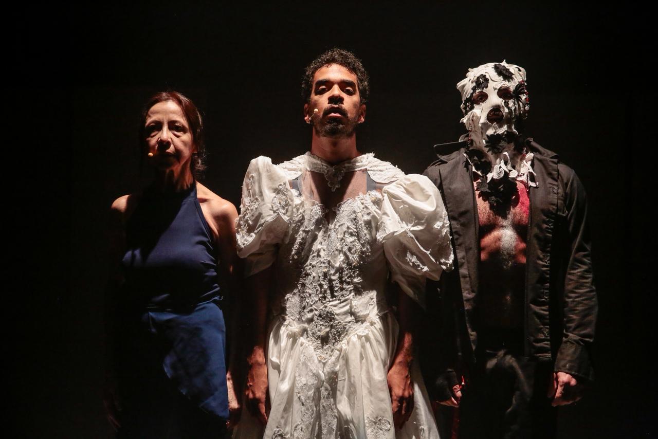 AQUELA_CIA_VEIAS_ABERTAS_01 - Aquela Cia Produção