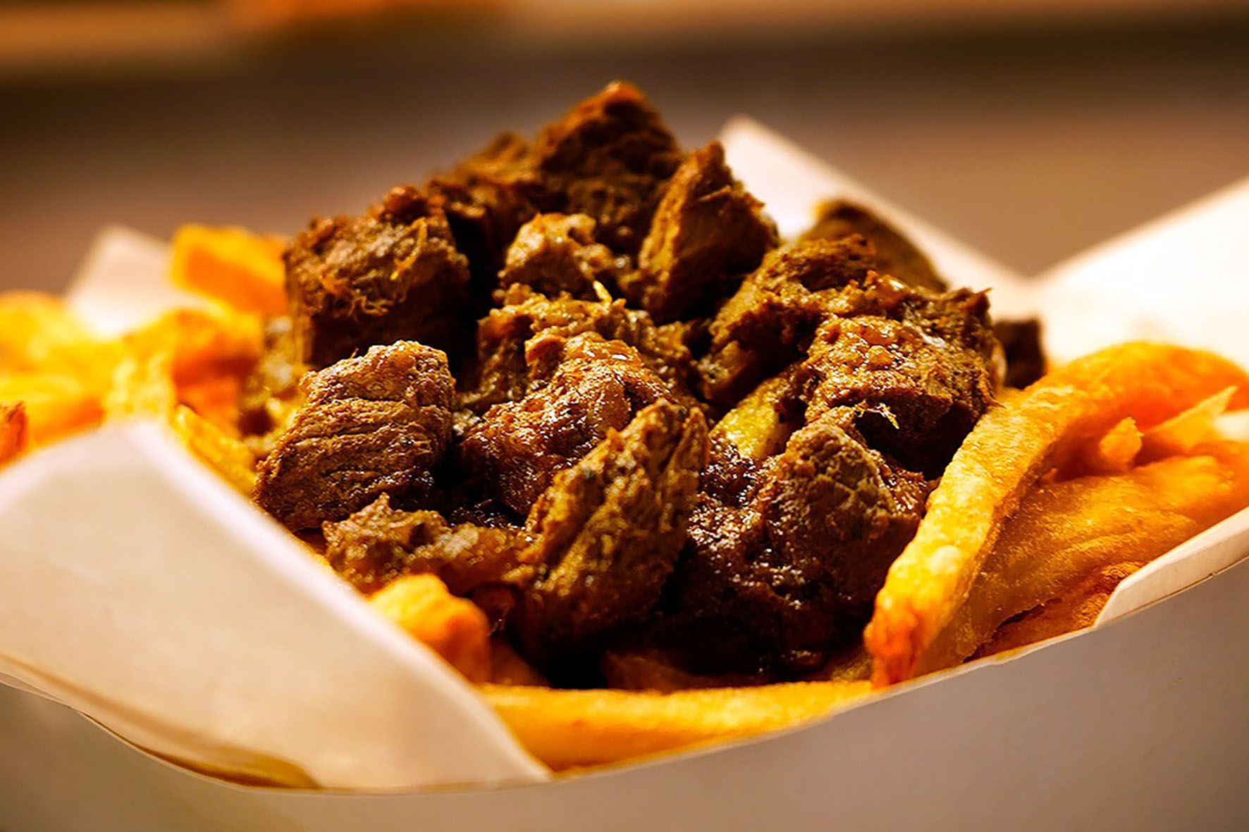 Carbonade Flamande com fritas - foto Cauby Ross